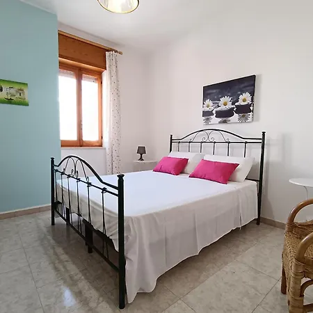 Casa Laura 100m Dalla Sabbia * ليدو ماريني