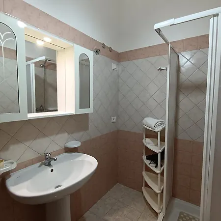Casa Laura 100m Dalla Sabbia شقة ليدو ماريني